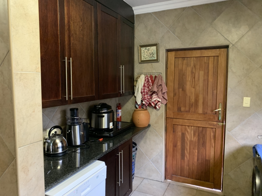 5 Bedroom Property for Sale in Birdwood Estate North West